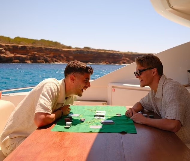 Mùa giải 2023/24 kết thúc, hình ảnh các cầu thủ Arsenal đi nghỉ cùng người thân Mùa giải 2023/24 kết thúc, hình ảnh các cầu thủ Arsenal đi nghỉ cùng người thân