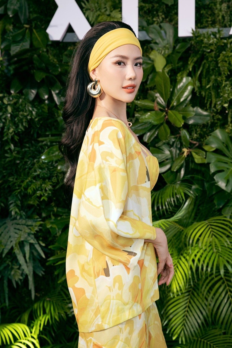 Hoa hậu Bùi Quỳnh Hoa