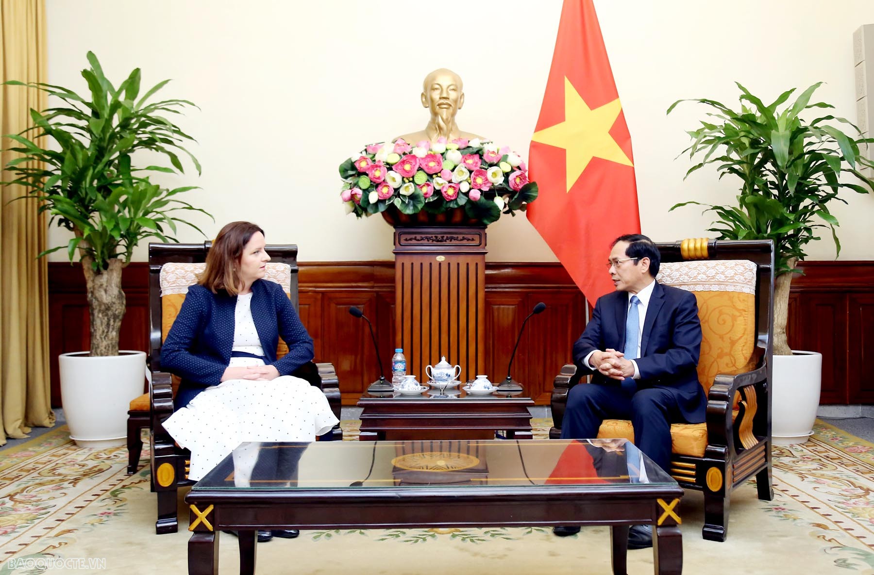 Bộ trưởng Ngoại giao Bùi Thanh Sơn tiếp Phó Quốc vụ khanh Bộ Ngoại giao Ba Lan Bộ trưởng ngoại giao Bùi Thanh Sơn tiếp Quốc Vụ khanh Ba Lan