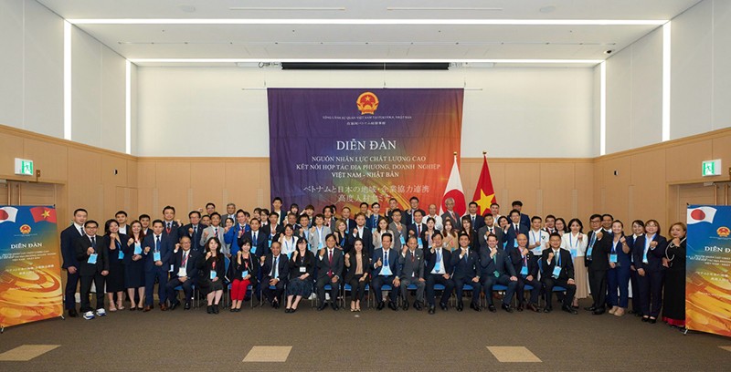 Các đại biểu hai nước tham dự diễn đàn. Các đại biểu hai nước tham dự diễn đàn.