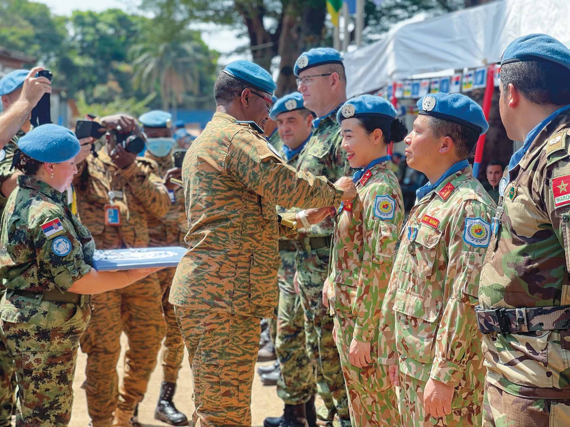 Lực lượng gìn giữ hòa bình Việt Nam: Một thập kỷ vì sứ mệnh kiến tạo hòa bình bền vững Lực lượng gìn giữ hòa bình Việt Nam: Một thập kỷ vì sứ mệnh kiến tạo hòa bình bền vững