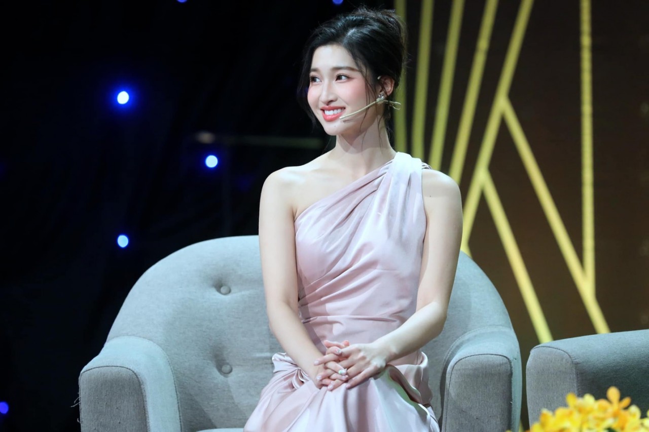 Á hậu Phương Nhi, Hoa hậu Lan Anh, Đặng Thanh Ngân vào top 20 đề cử Nhan sắc vượt thời gian 2023 Á hậu Phương Nhi, Hoa hậu Lan Anh, Đặng Thanh Ngân vào top 20 đề cử Nhan sắc vượt thời gian 2023