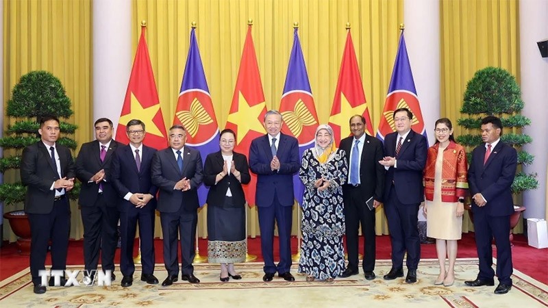 Chủ tịch nước Tô Lâm tiếp Đại sứ, Đại biện các nước ASEAN và Timor-Leste đến chào và chúc mừng Chủ tịch nước Tô Lâm tiếp Đại sứ, Đại biện các nước ASEAN và Timor-Leste đến chào và chúc mừng