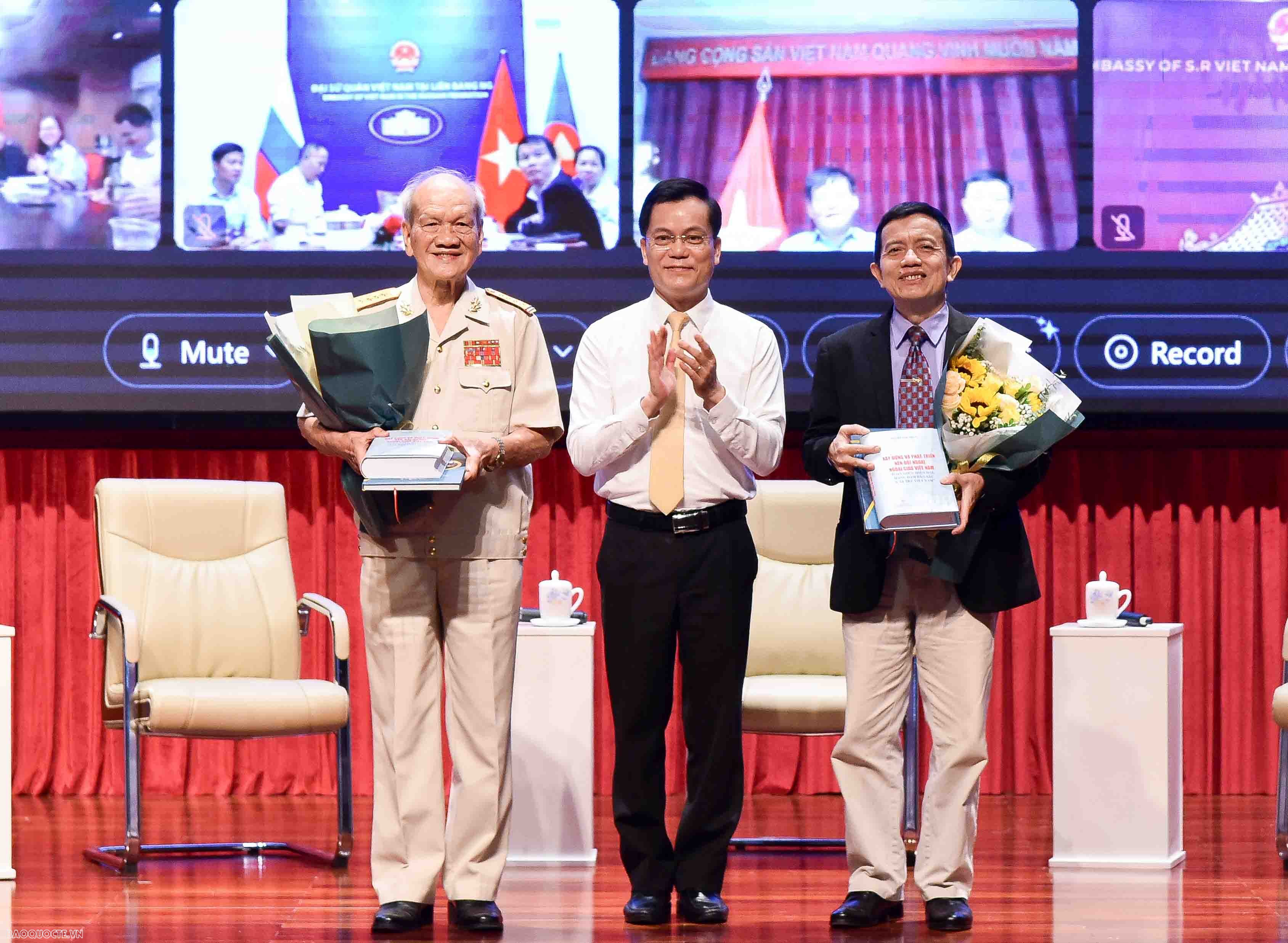 Từ chiến thắng Điện Biên Phủ đến Hiệp định Geneva Từ chiến thắng Điện Biên Phủ đến Hiệp định Geneva