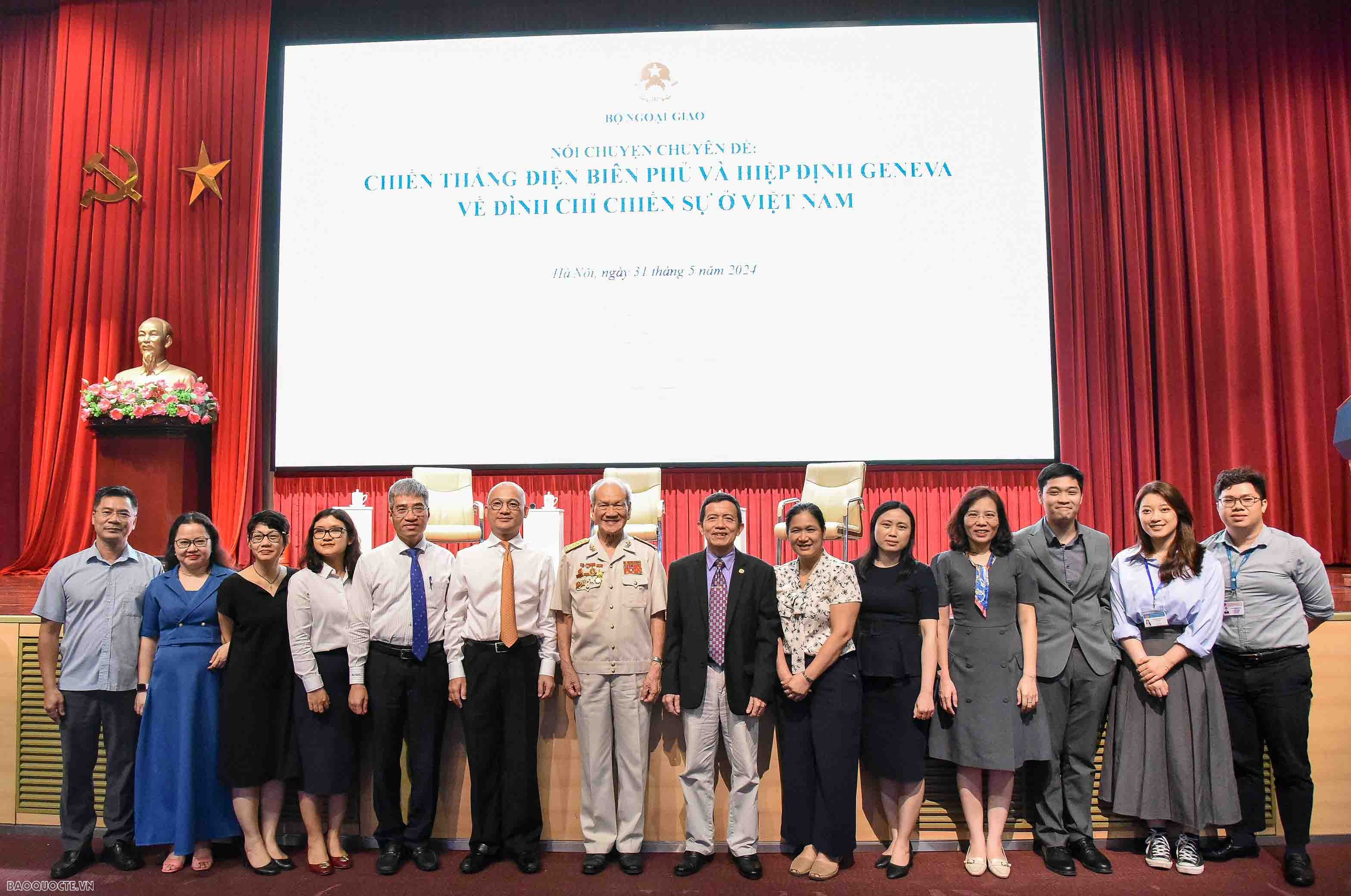 Từ chiến thắng Điện Biên Phủ đến Hiệp định Geneva Từ chiến thắng Điện Biên Phủ đến Hiệp định Geneva