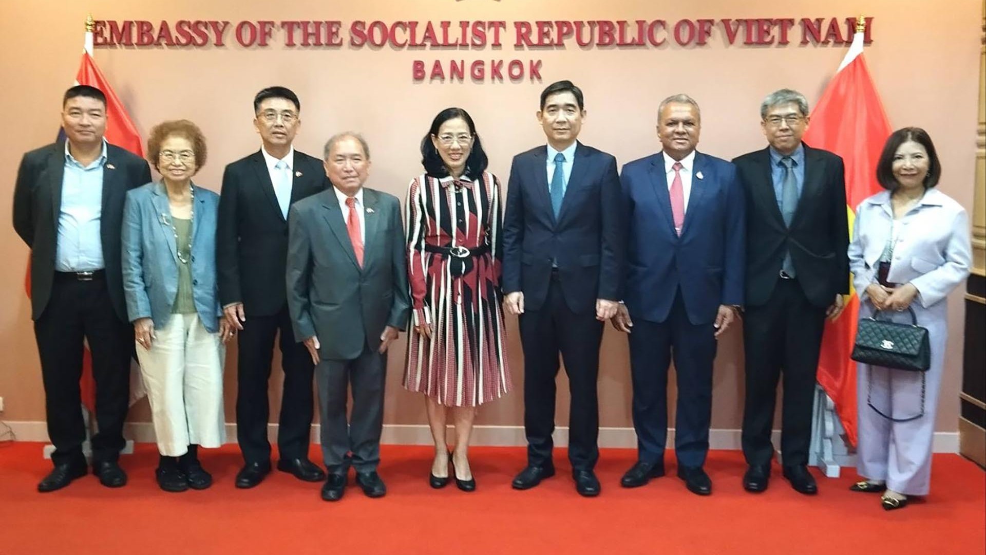 Đại sứ Phạm Việt Hùng làm việc với Hội đồng kinh doanh Thái-Việt