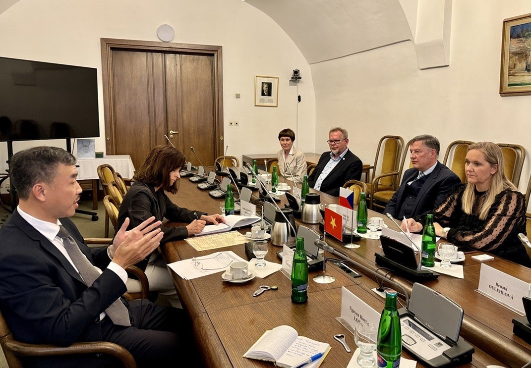 Chủ tịch Nhóm Nghị sĩ hữu nghị Czech-Việt: Quan hệ nghị viên hai nước phát triển tích cực Chủ tịch Nhóm Nghị sĩ hữu nghị Czech-Việt: Quan hệ nghị viên hai nước phát triển tích cực