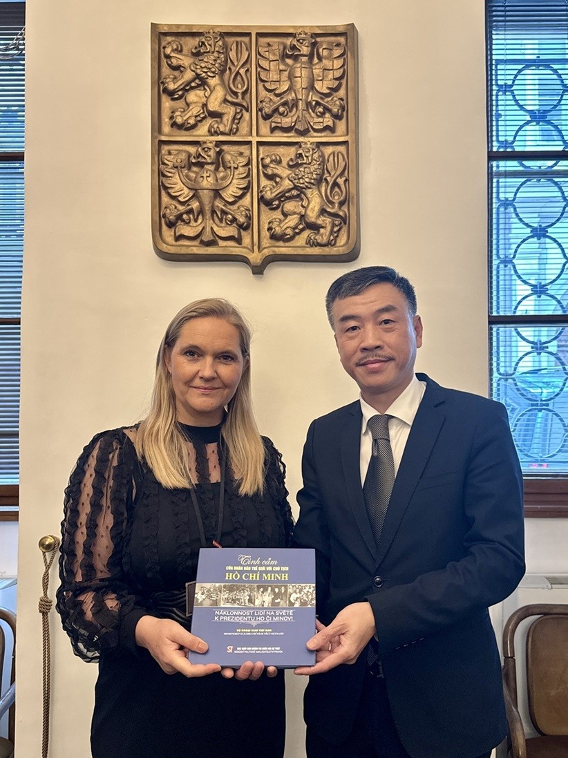 Chủ tịch Nhóm Nghị sĩ hữu nghị Czech-Việt: Quan hệ nghị viên hai nước phát triển tích cực Chủ tịch Nhóm Nghị sĩ hữu nghị Czech-Việt: Quan hệ nghị viên hai nước phát triển tích cực