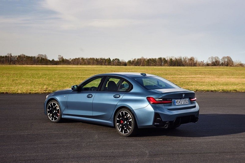 Cận cảnh BMW 3-Series 2025 vừa ra mắt, giá gần 1,2 tỷ đồng Cận cảnh BMW 3-Series 2025 vừa ra mắt, giá gần 1,2 tỷ đồng