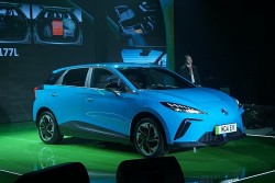 Xe điện MG4 chính thức ra mắt tại Việt Nam, giá từ 828 triệu đồng