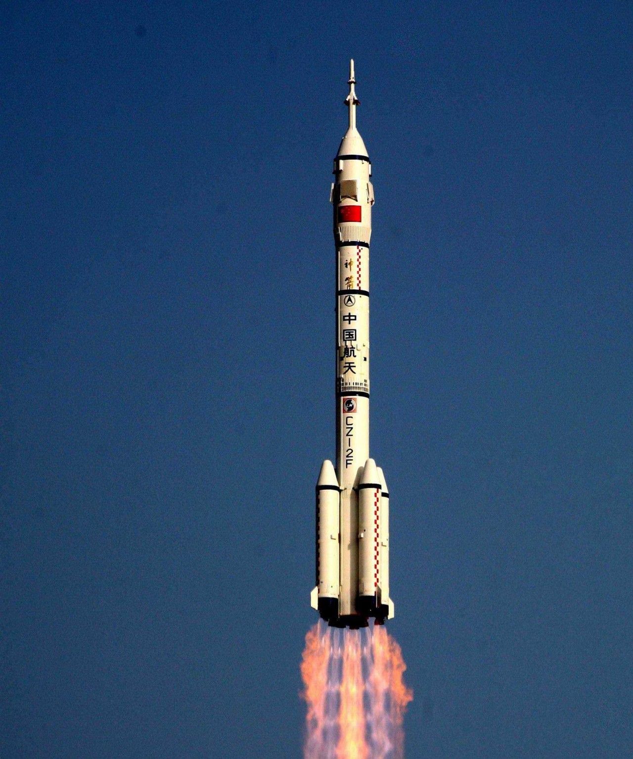 Gia đình và sự nghiệp đáng mơ ước của nữ phi hành gia Trung Quốc