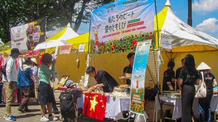 Gian hàng thiện nguyện ý nghĩa của thanh niên Việt Nam tại Nhật Bản