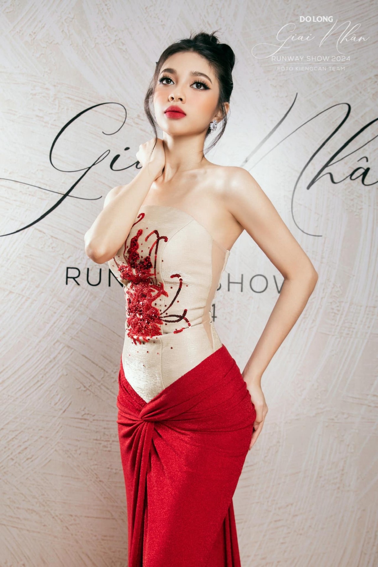 Á hậu Huỳnh Minh Kiên Á hậu Huỳnh Minh Kiên