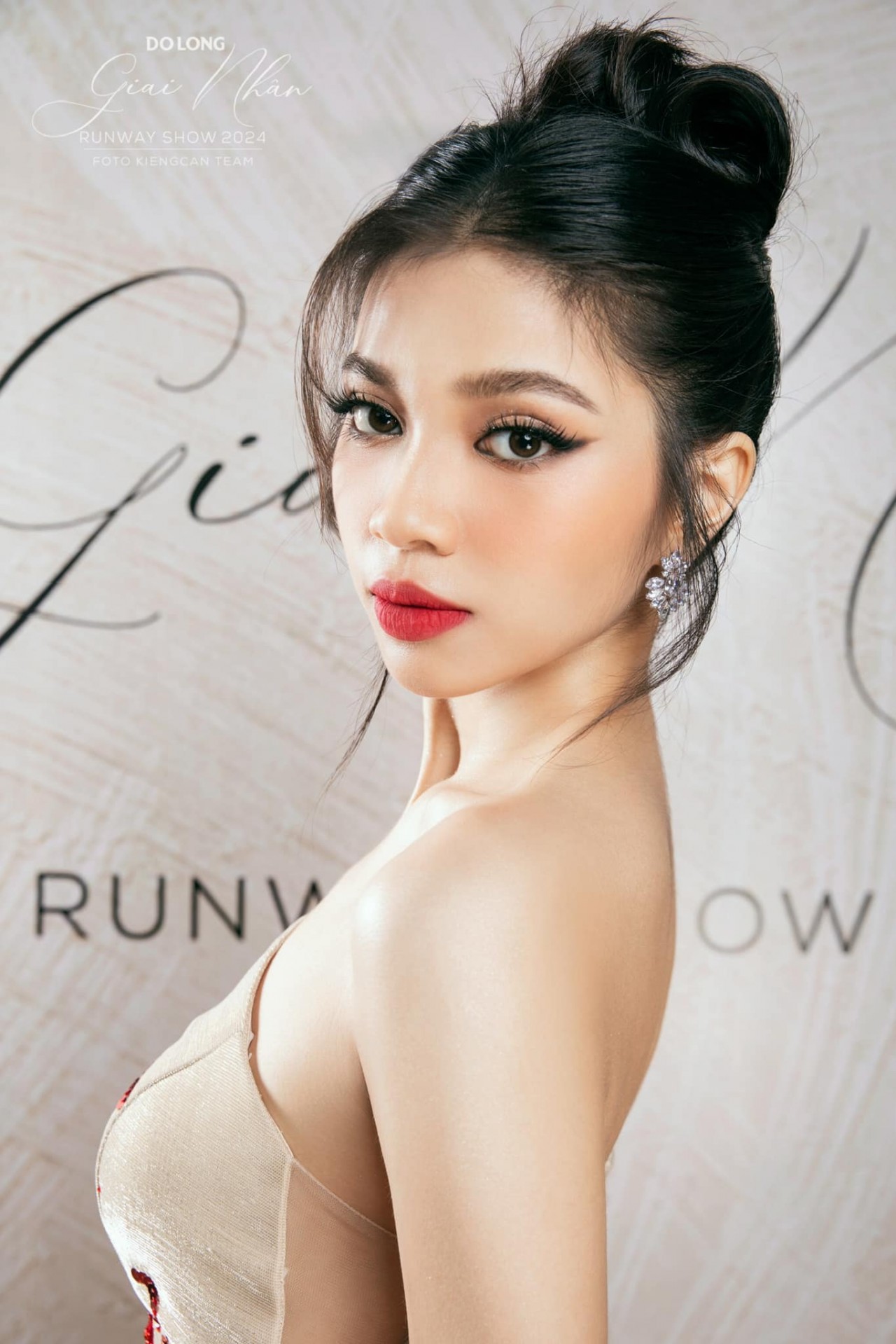 Á hậu Huỳnh Minh Kiên Á hậu Huỳnh Minh Kiên