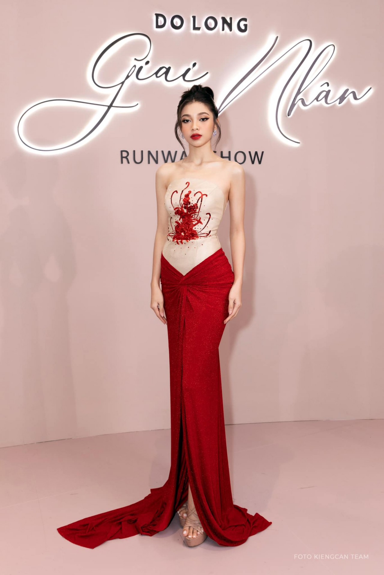 Á hậu Huỳnh Minh Kiên Á hậu Huỳnh Minh Kiên