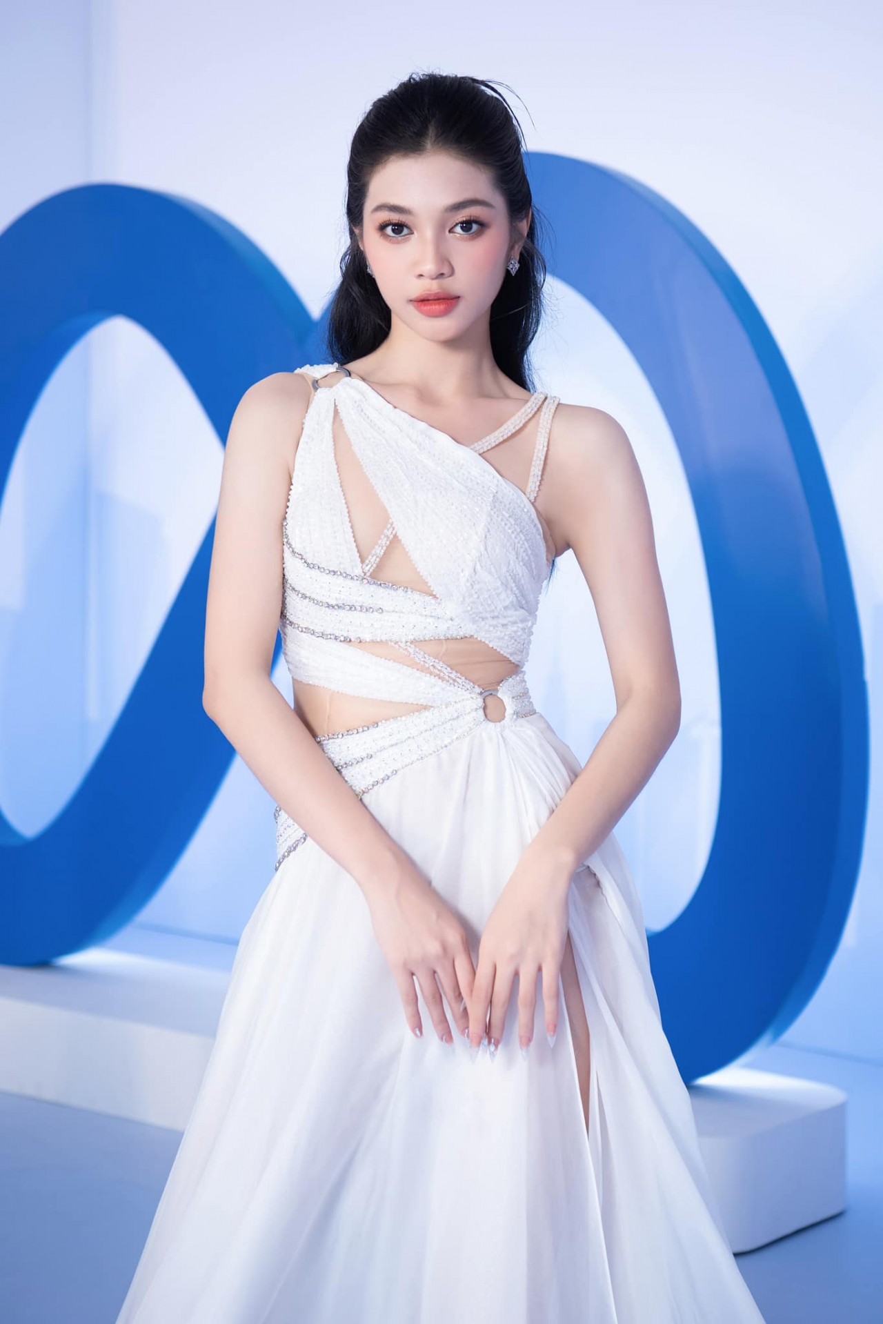 Á hậu Huỳnh Minh Kiên Á hậu Huỳnh Minh Kiên