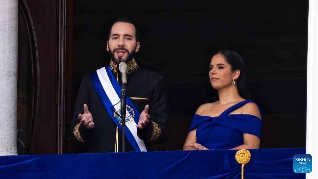 Tổng thống đắc cử của El Salvador tuyên thệ nhậm chức
