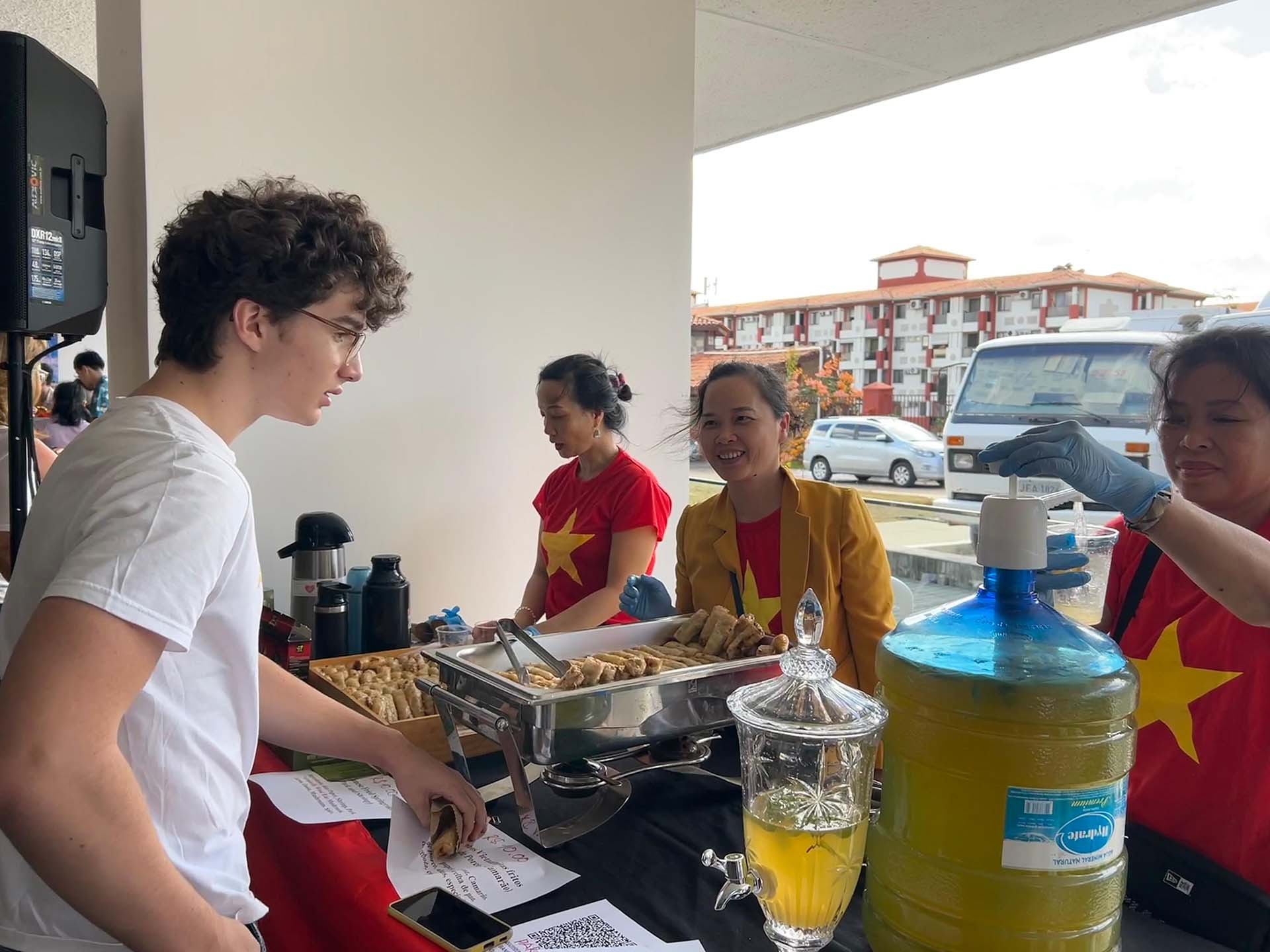 Quảng bá những giá trị văn hóa của Việt Nam tới bạn bè quốc tế và người dân Brazil Quảng bá những giá trị văn hóa của Việt Nam tới bạn bè quốc tế và người dân Brazil