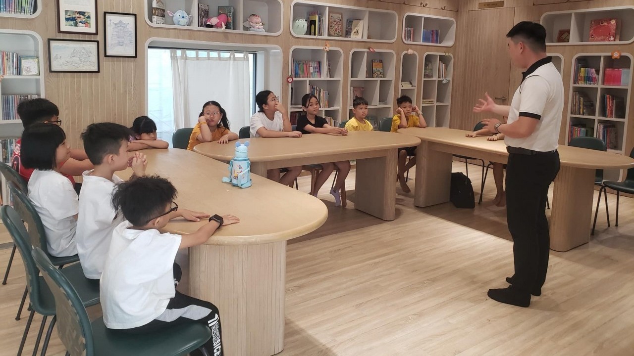 Gỡ khó cho cha mẹ trong việc giáo dục trẻ thời công nghệ