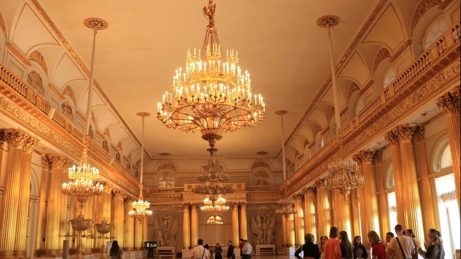 Cung điện Mùa Đông: Công trình xa hoa bậc nhất của nước Nga