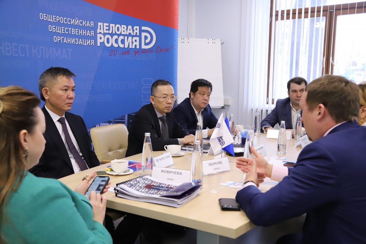 Thúc đẩy hợp tác thương mại Việt Nam-Nga, nỗ lực vì một thế giới thịnh vượng tại Diễn đàn Kinh tế quốc tế Saint-Petersburg Thúc đẩy hợp tác thương mại Việt Nam-Nga, nỗ lực vì một thế giới thịnh vượng tại Diễn đàn Kinh tế quốc tế Saint-Petersburg