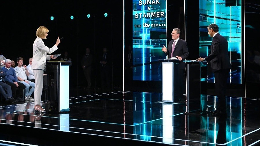 Bầu cử Anh: Hai ứng viên thủ tướng đối đầu trực diện, nỗ lực 'táo bạo' của ông Sunak có ngăn được những tín hiệu về sự 'đổi ngôi' lịch sử?