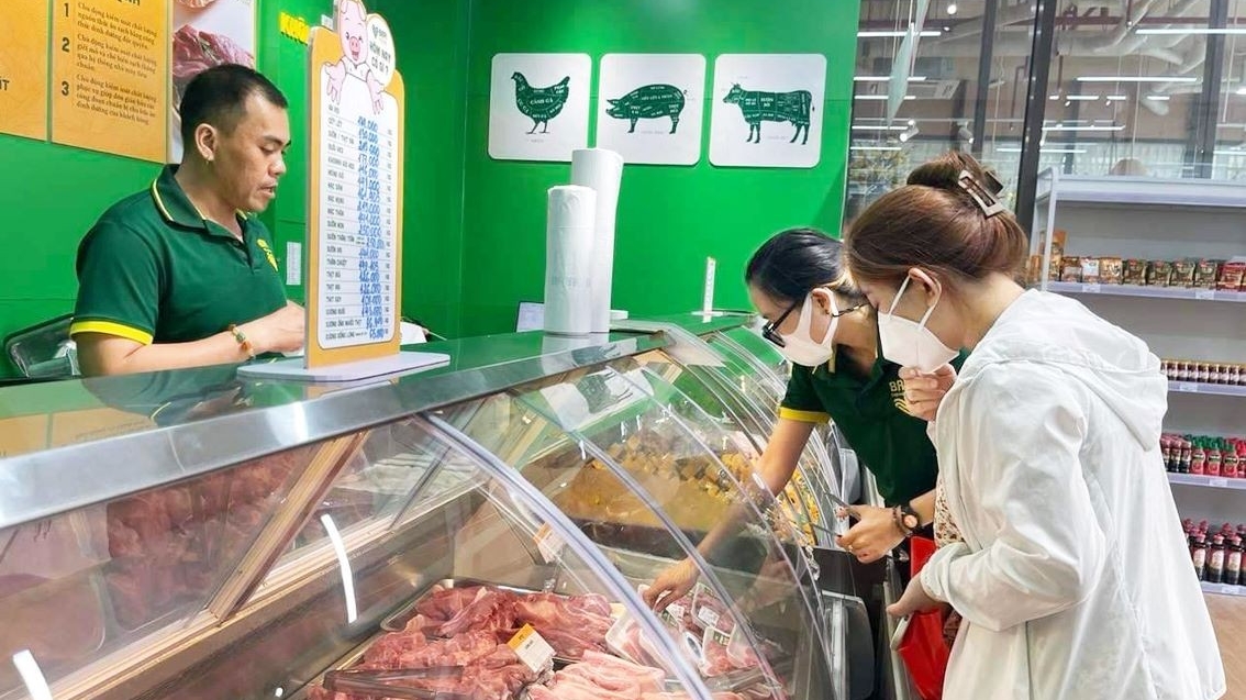 Giá heo hơi hôm nay 5/6: Giá heo hơi đồng loạt ổn định ở giá cao, nguồn cung thiếu hụt vì dịch tả heo