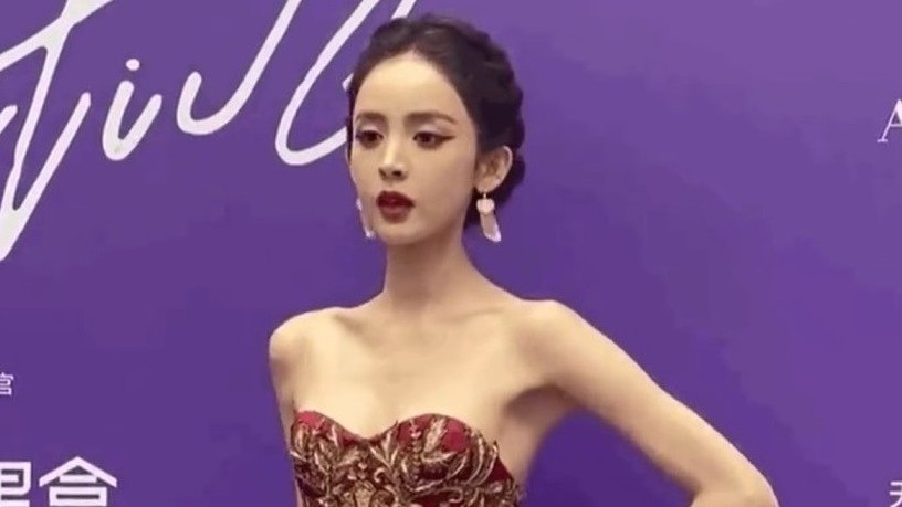 Người hâm mộ lo lắng khi diễn viên Cổ Lực Na Trát nhìn như 'da bọc xương'