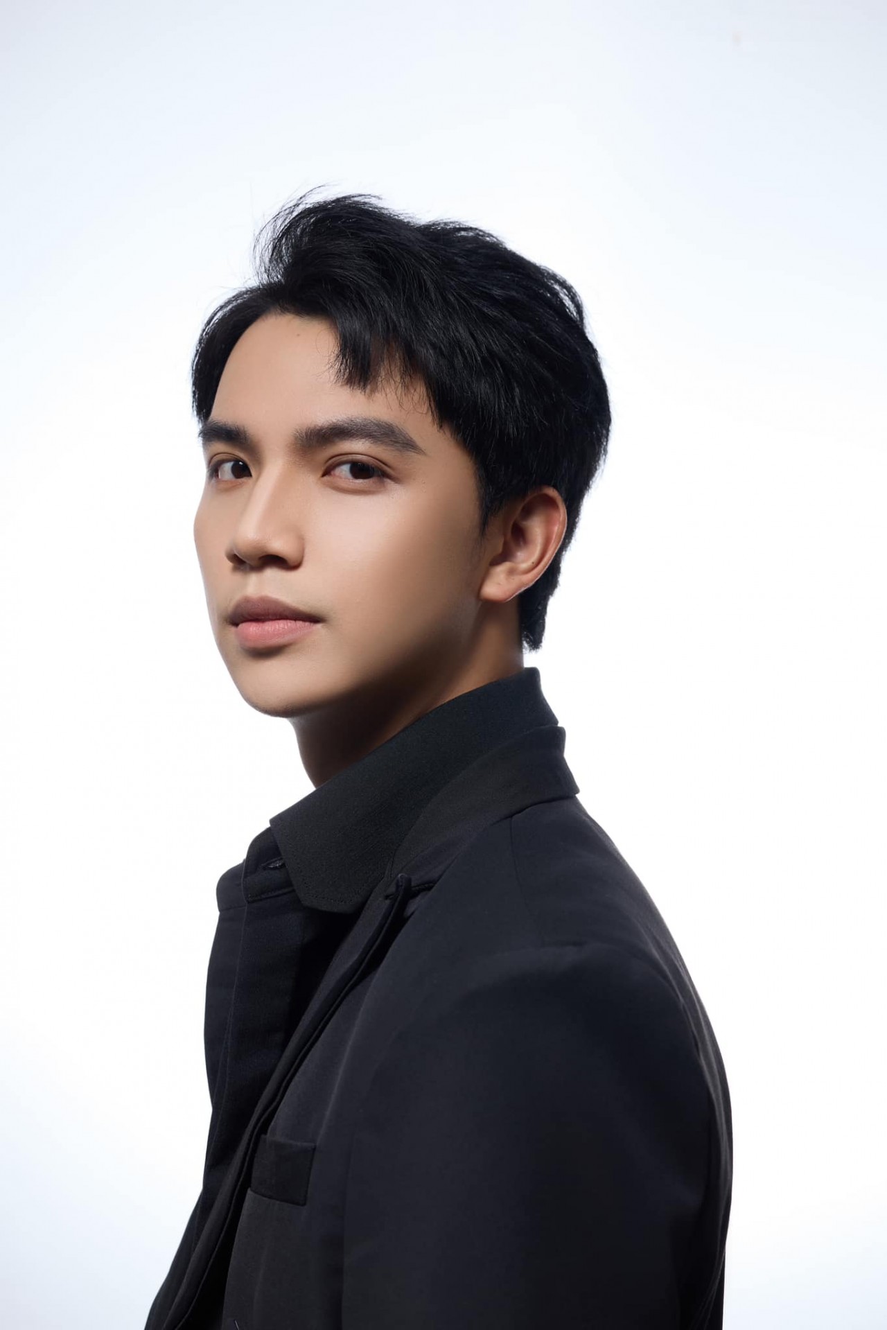 Diễn viên Việt Hoàng Diễn viên Việt Hoàng