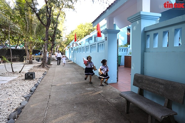 Phủ xanh Trường Sa: Nỗ lực không ngừng của quân và dân Phủ xanh Trường Sa: Nỗ lực không ngừng của quân và dân