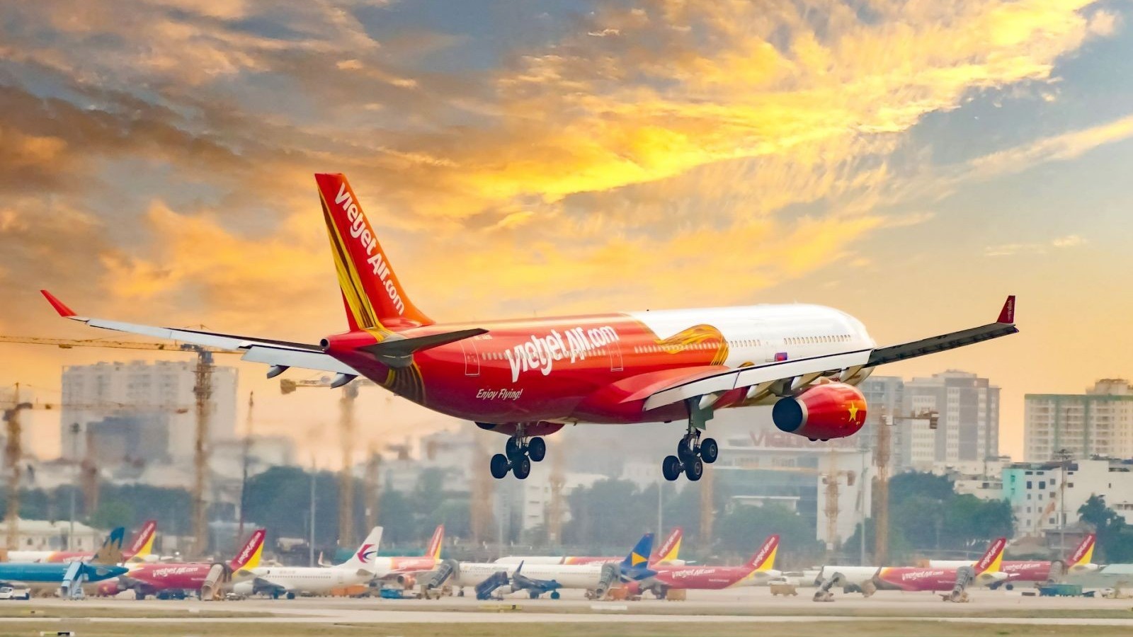 Vietjet tăng chuyến bay đêm cùng loạt khuyến mãi trong cao điểm hè