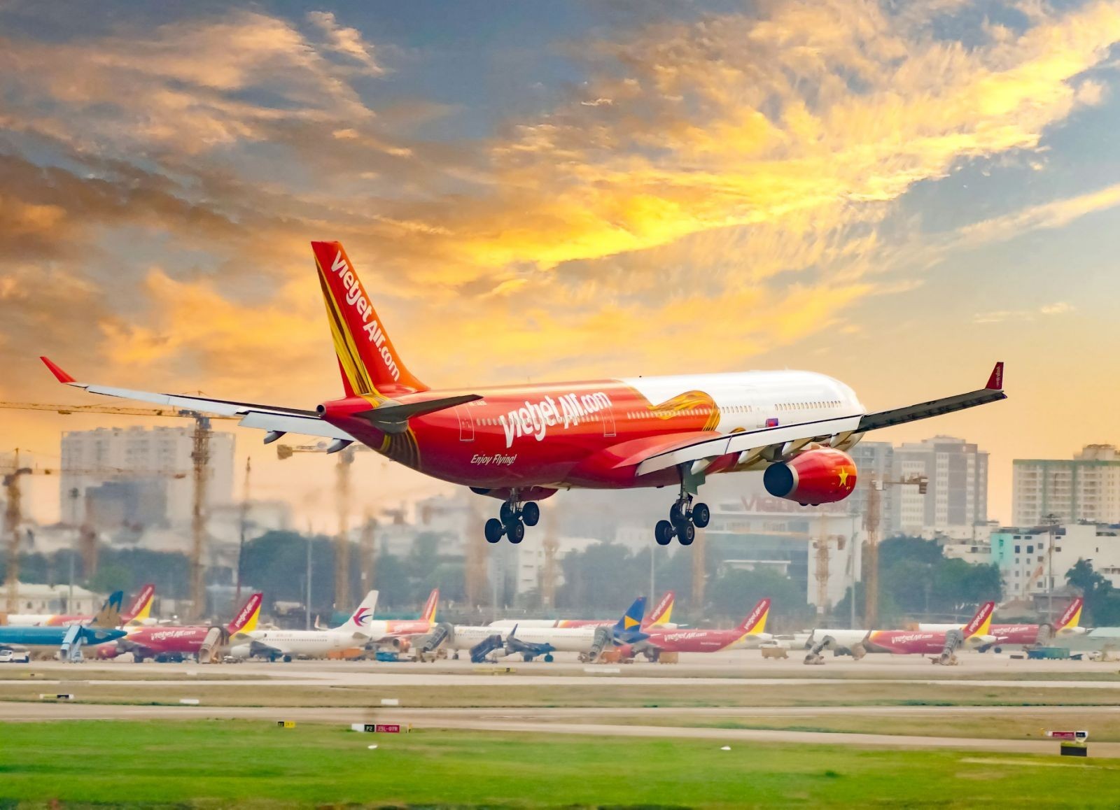 Vietjet tăng chuyến bay đêm cùng loạt khuyến mãi trong cao điểm hè Vietjet tăng chuyến bay đêm cùng loạt khuyến mãi trong cao điểm hè