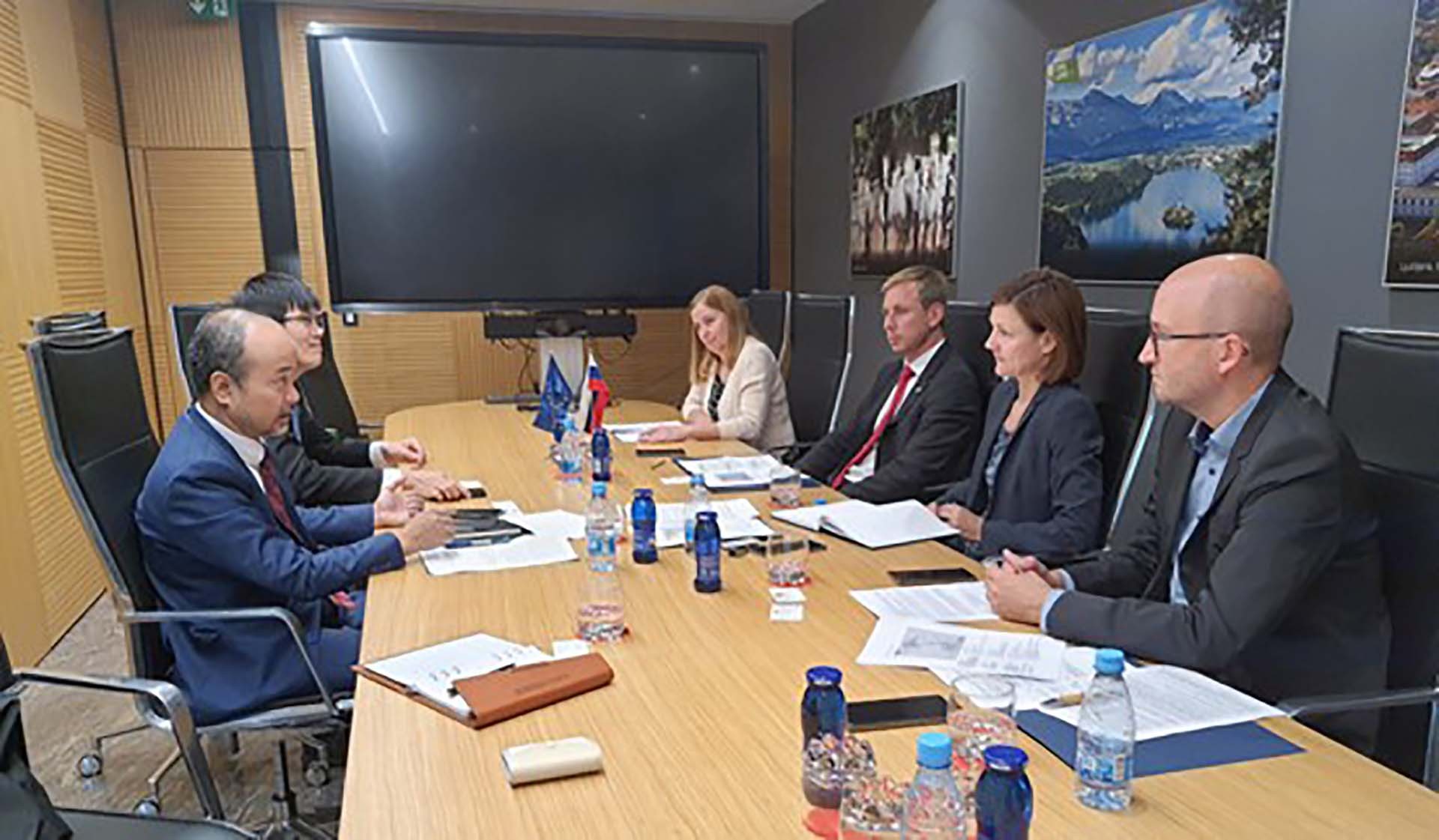 Chuyên gia Slovenia đánh giá cao tiềm năng hợp tác với Việt Nam Chuyên gia Slovenia đánh giá cao tiềm năng hợp tác với Việt Nam