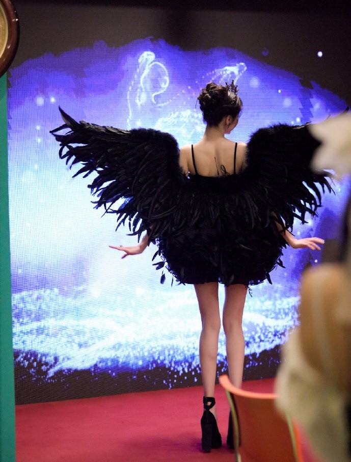 Địch Lệ Nhiệt Ba Địch Lệ Nhiệt Ba