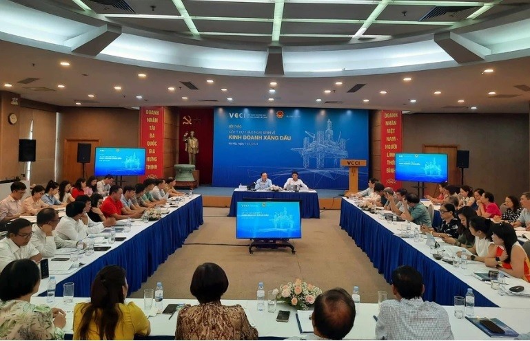 Dự thảo Nghị định mới về kinh doanh xăng dầu đang 'gây khó' cho doanh nghiệp? Dự thảo Nghị định mới về kinh doanh xăng dầu có 'gây khó' cho doanh nghiệp?