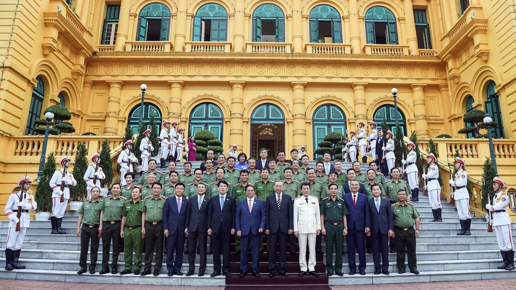 Chủ tịch nước trao quyết định bổ nhiệm Phó Thủ tướng và Bộ trưởng Bộ Công an