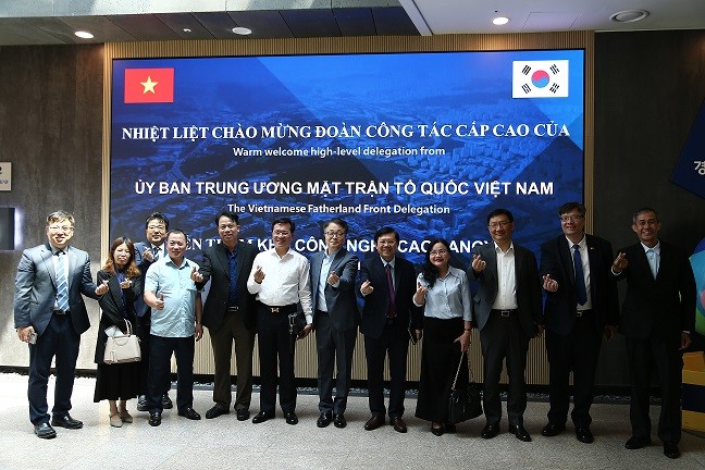 Tăng cường, thúc đẩy quan hệ hợp tác hữu nghị giữa Việt Nam và Hàn Quốc Tăng cường, thúc đẩy quan hệ hợp tác hữu nghị giữa Việt Nam và Hàn Quốc