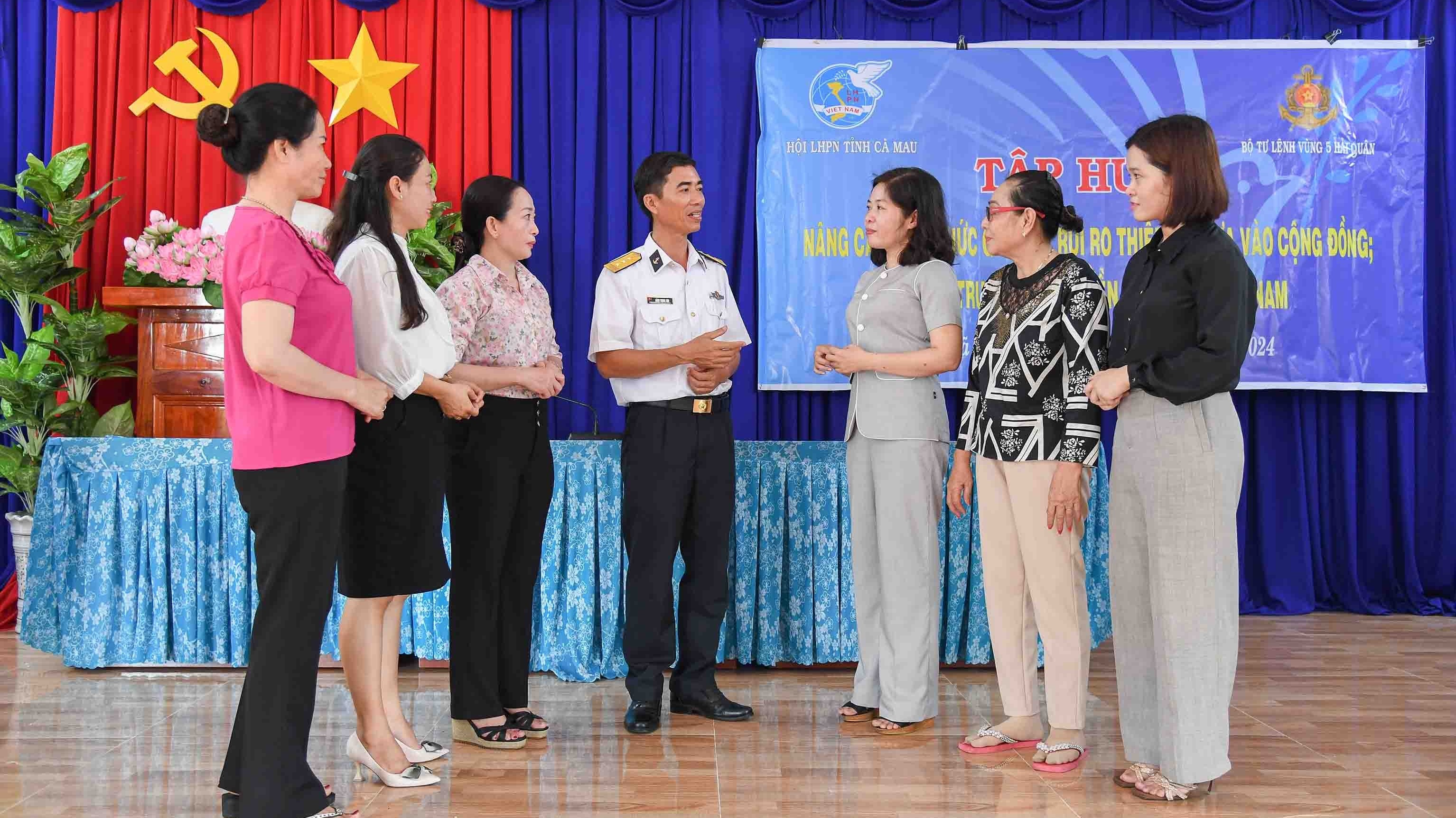 Để người dân Cà Mau hiểu rõ hơn tầm quan trọng của biển đảo Việt Nam