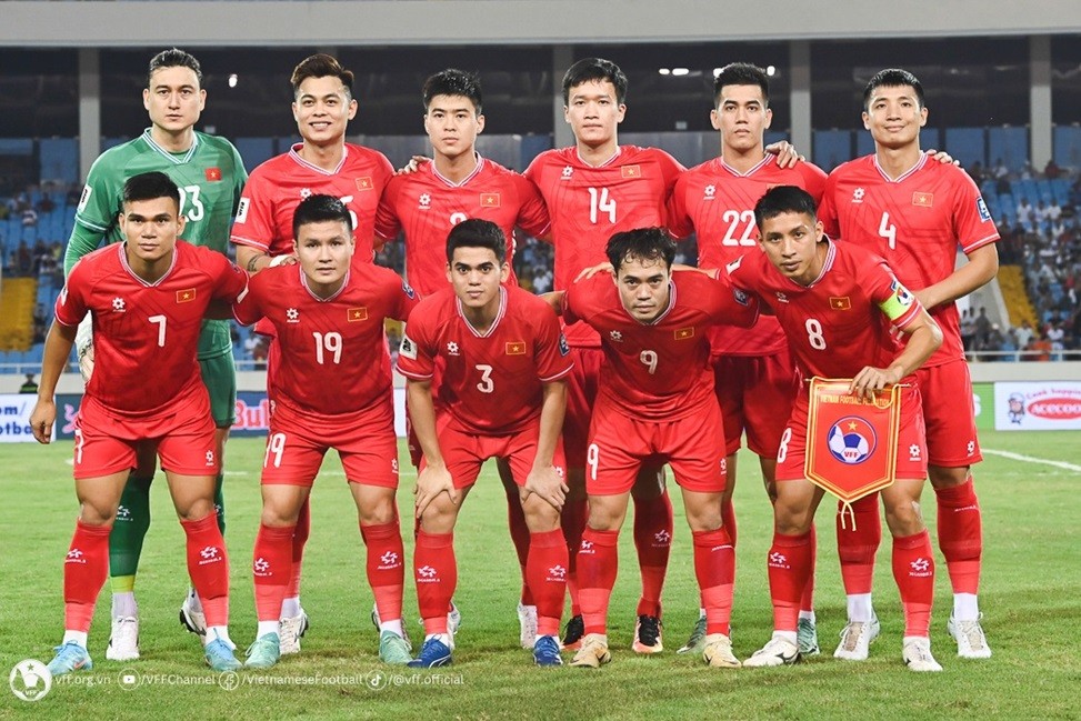 HLV Kim Sang Sik khỏi đầu thuận lợi, đội tuyển Việt Nam tăng 1 bậc trên bảng xếp hạng FIFA HLV Kim Sang Sik khỏi đầu thuận lợi, đội tuyển Việt Nam tăng 1 bậc trên bảng xếp hạng FIFA