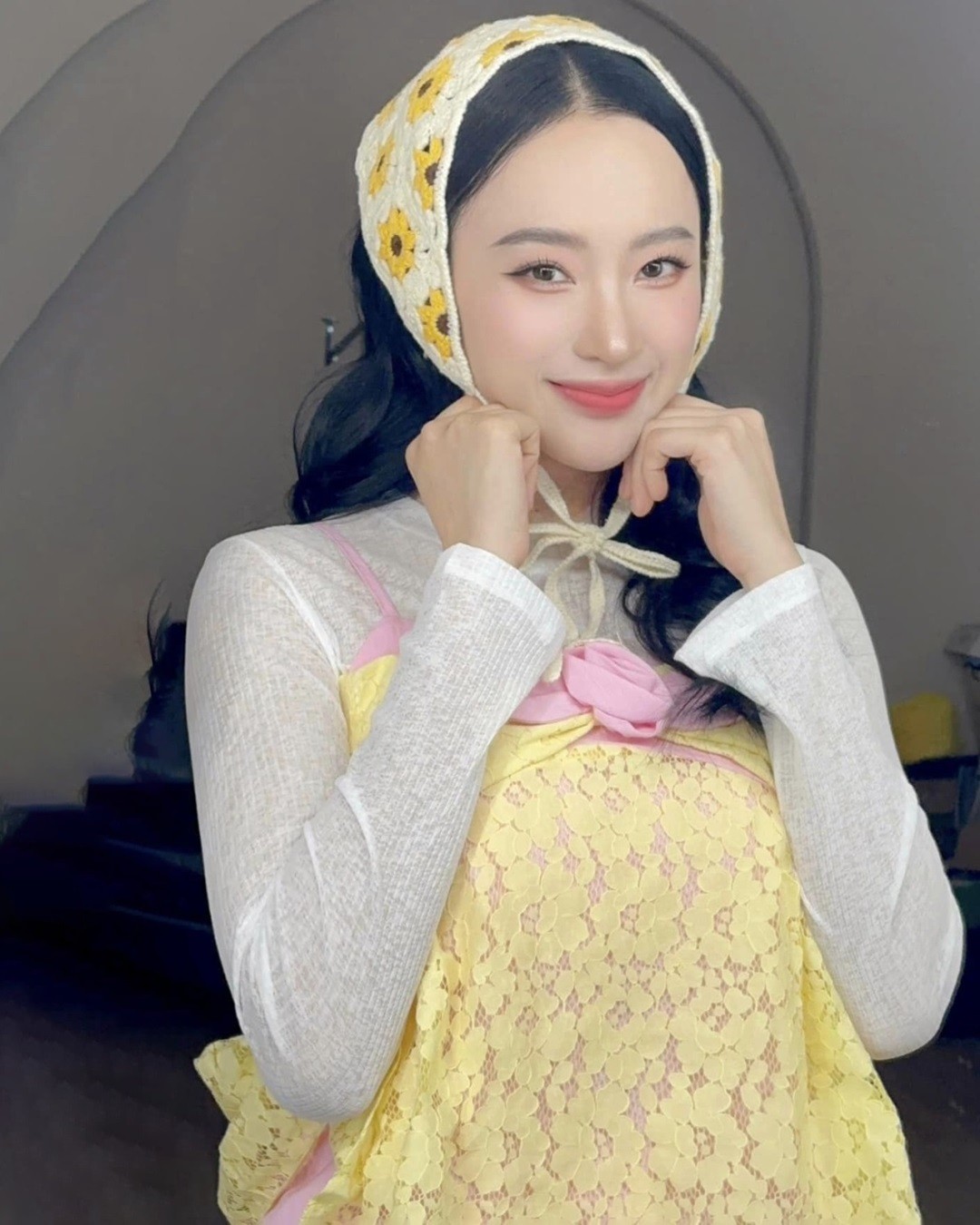 Thời trang bán hàng livestream của Angela Phương Trinh Thời trang bán hàng livestream của Angela Phương Trinh