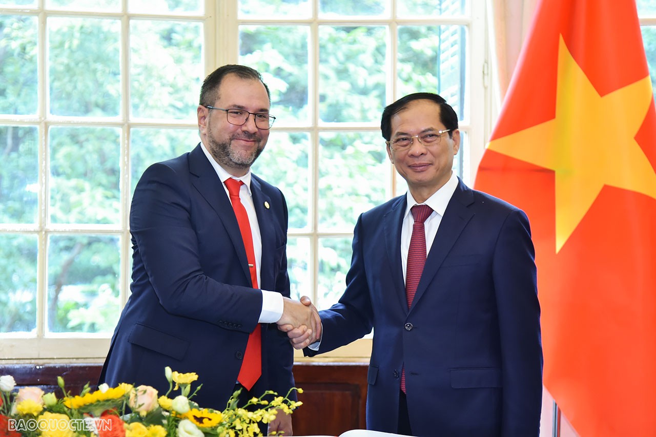 Bộ trưởng Ngoại giao Bùi Thanh Sơn đón, hội đàm với Bộ trưởng Ngoại giao Venezuela Yvan Gil Pinto