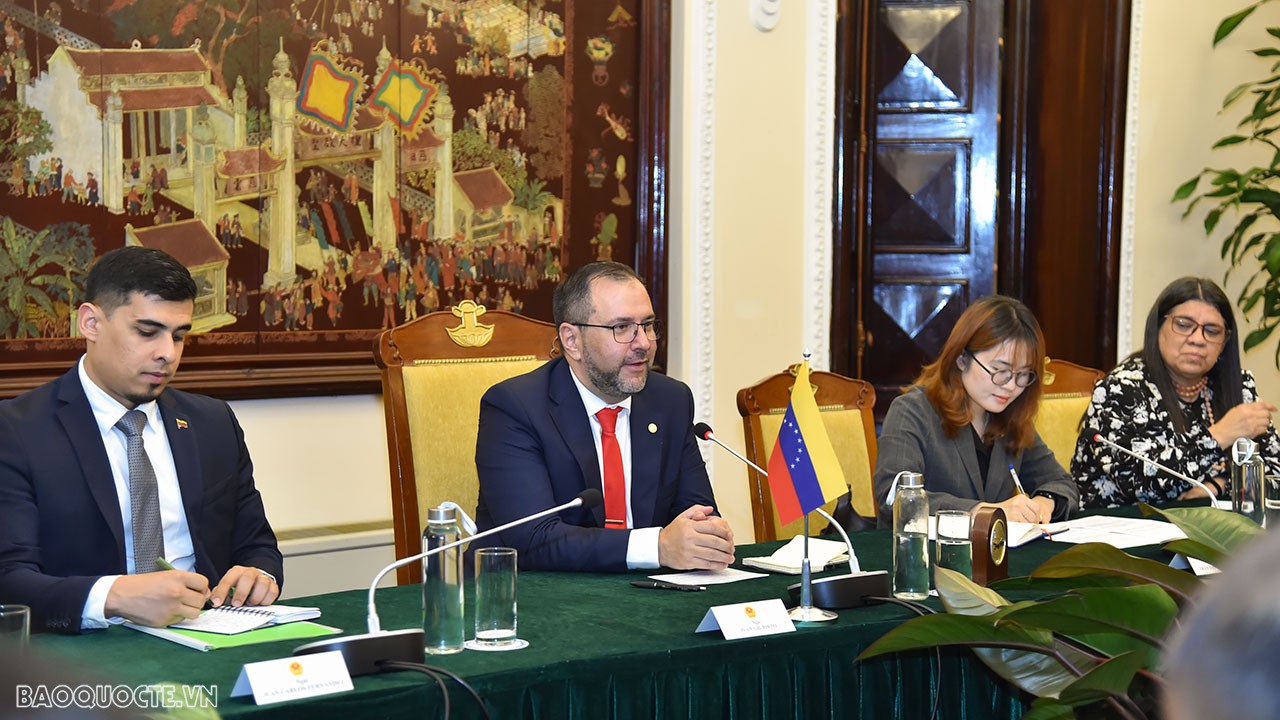Bộ trưởng Ngoại giao Bùi Thanh Sơn đón, hội đàm với Bộ trưởng Ngoại giao Venezuela Yvan Gil Pinto
