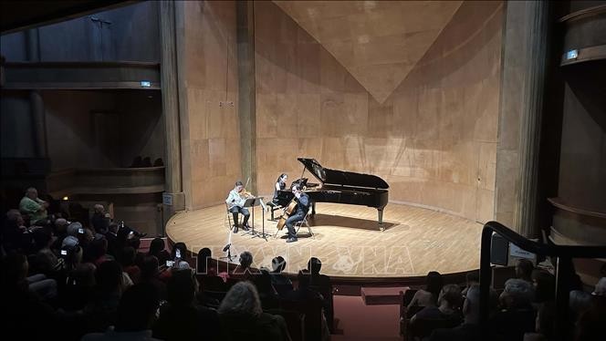 Hòa nhạc từ thiện tại Pháp vì trẻ mồ côi Việt Nam