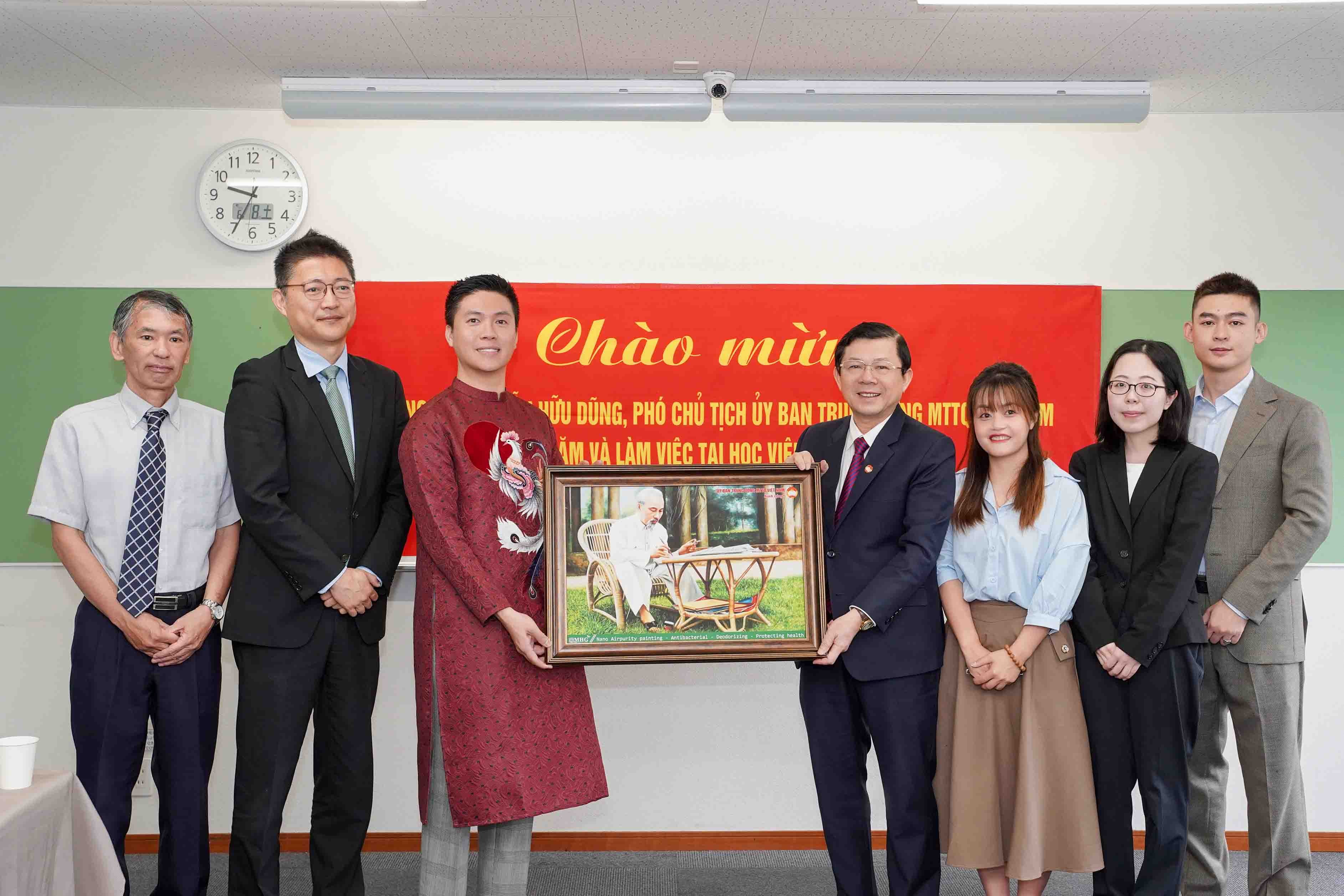 Đoàn công tác Uỷ ban Trung ương Mặt trận Tổ quốc Việt Nam làm việc tại Fukuoka, Nhật Bản