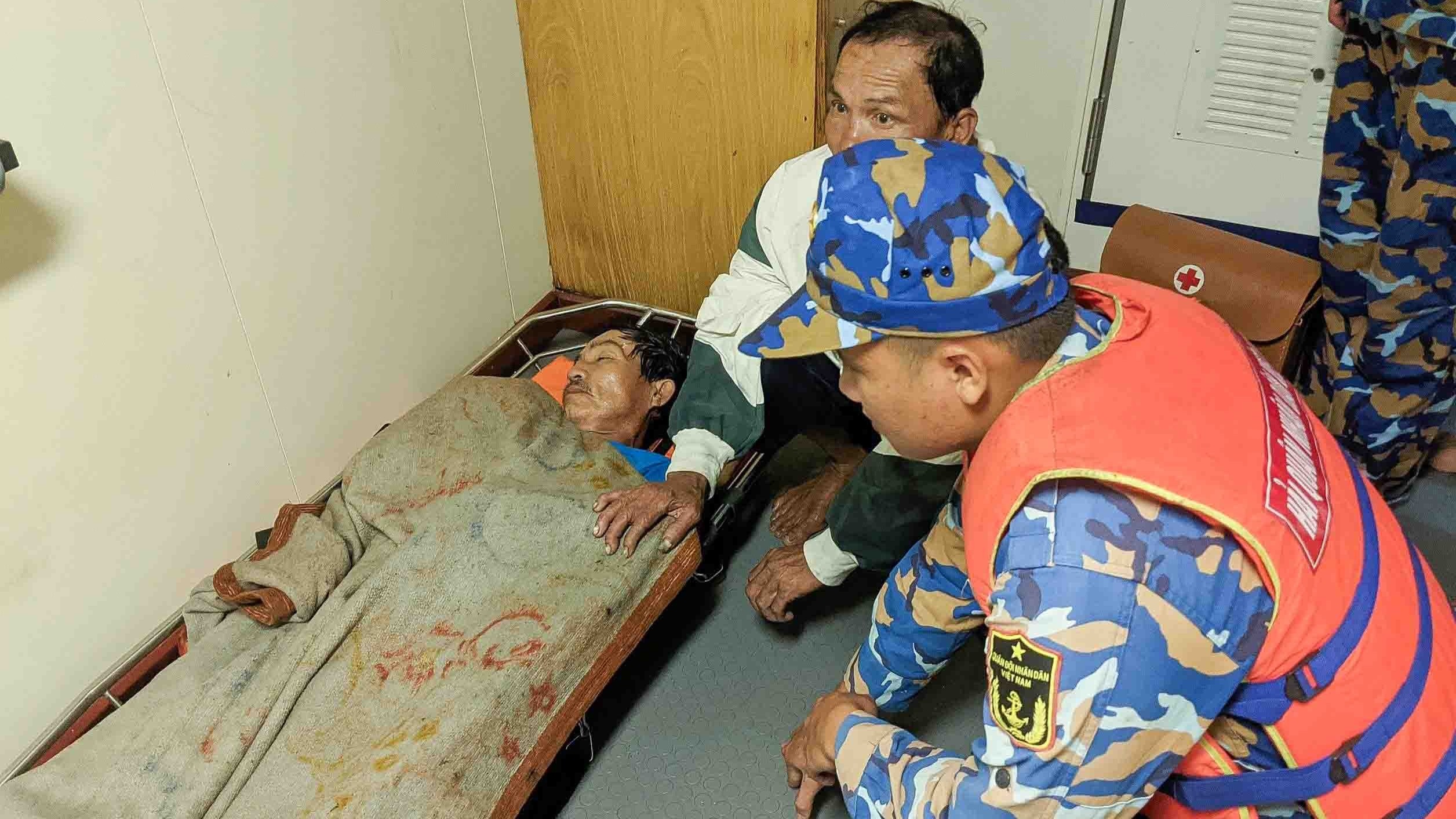 Bộ Tư lệnh Vùng 4 Hải quân tích cực hỗ trợ ngư dân