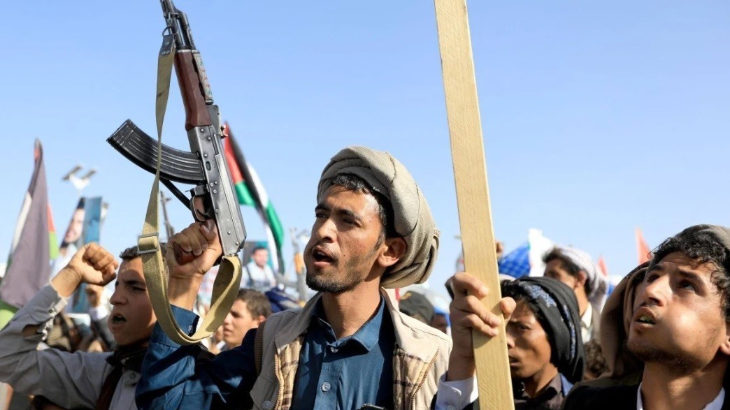 Căng thẳng Biển Đỏ: Houthi lại tấn công tàu khu trục của Anh