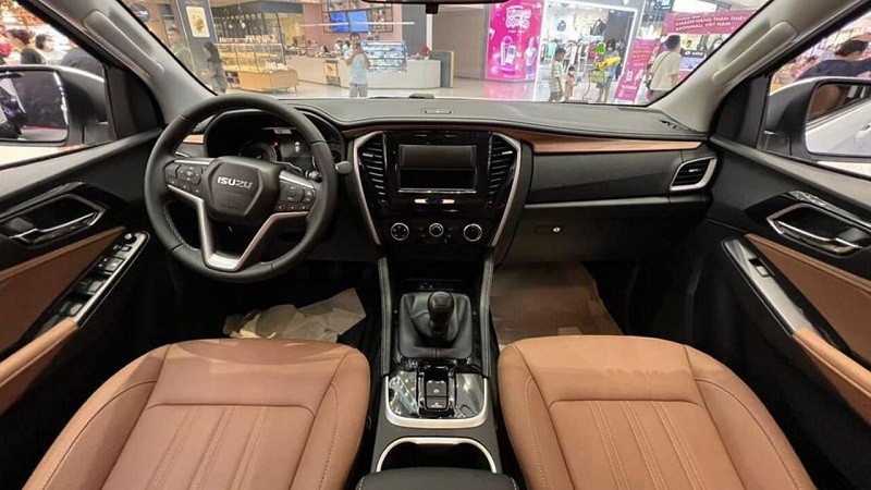 3 mẫu ô tô giá dưới 1 tỷ đồng lội nước sâu tốt nhất tại Việt Nam