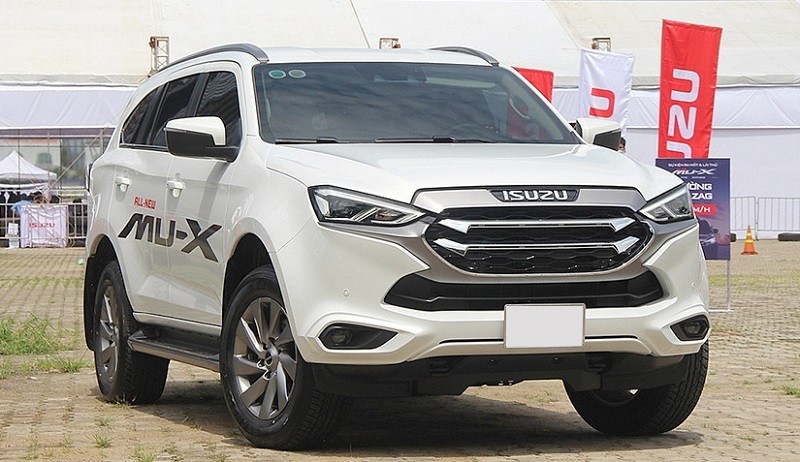 3 mẫu ô tô giá dưới 1 tỷ đồng lội nước sâu tốt nhất tại Việt Nam