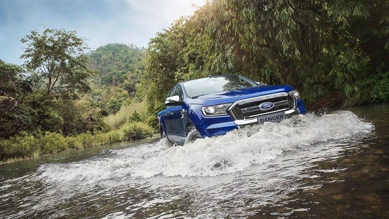 3 mẫu ô tô giá dưới 1 tỷ đồng lội nước sâu tốt nhất tại Việt Nam