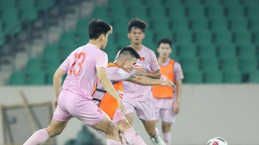 Đội tuyển Việt Nam tập luyện, thích nghi khí hậu thi đấu tại Iraq